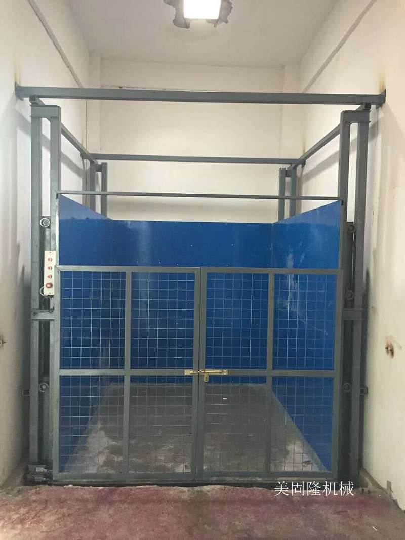 白杨导轨式升降货梯价格