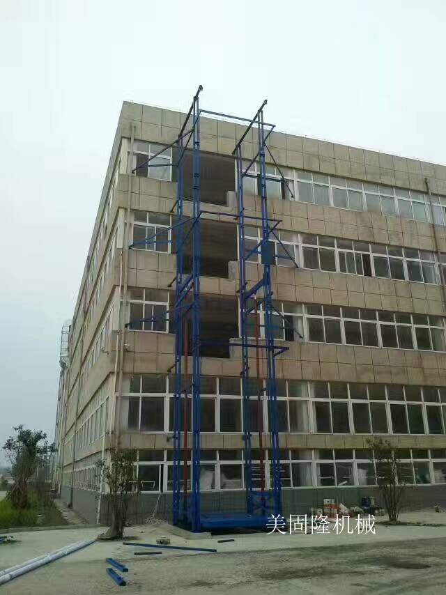 白杨室外双臂导轨式升降机厂家