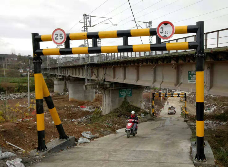 白杨液压限高架