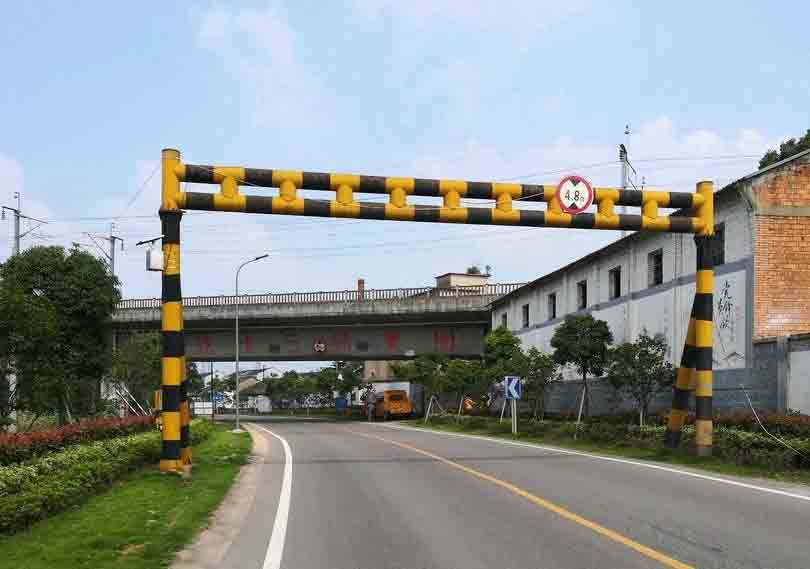 白杨铁路限高架